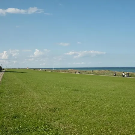 شقة Ferienwohnung 100 M Zum Schoenberger Strand Mit Terrasse *