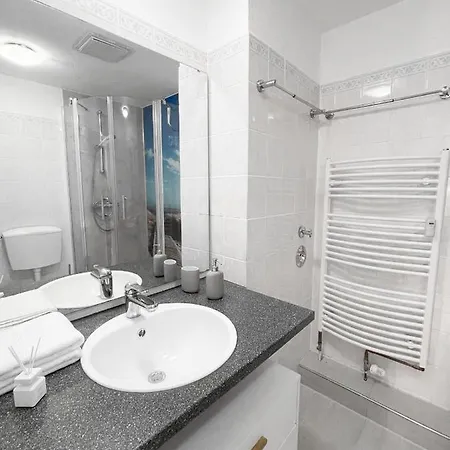 شقة Ferienwohnung 100 M Zum Schoenberger Strand Mit Terrasse *